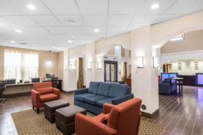 Comfort Inn & Suites Allen Park - Dearborn